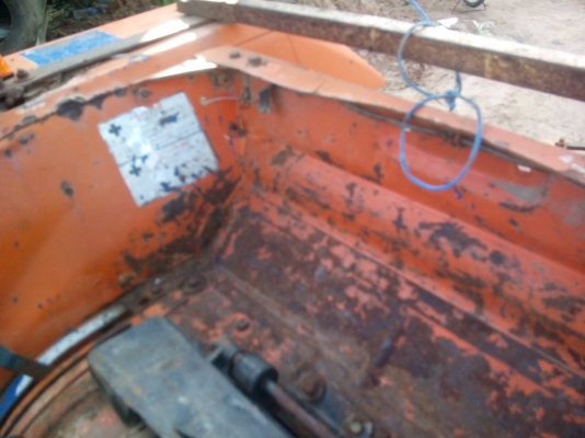 ขายรถไถคูโบต้าL2002สองเพลาสวยๆ เดิมๆสภาพ90\% หาง5หนึ่งพวงจัดกันไปแบบดีเลยครืองแน่นดีเลย ระบบไฮโลลิกแรงเร็วไม่อืดข้าเลย ยางหน้าหลังเติมดอกอยู่ครับสียังเดิมอยู่เลยยังเคยทำสีเลยระบบPTOยังใช้งานได้ สวนเกียร์ไม่หลุดไม่มีหอนเลยอุปกรและตัวยังไม่มีเชื่อมด้ามเลยว่า