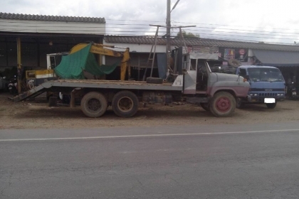 สิบล้อ HINO เครื่อง HINO HO7C 185 HP บรรทุกแบคโฮ 200 ได้ ลดราคาเหลือเพียง 290,000 บาท.
