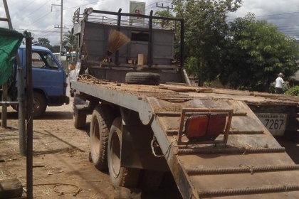 สิบล้อ HINO เครื่อง HINO HO7C 185 HP บรรทุกแบคโฮ 200 ได้ ลดราคาเหลือเพียง 290,000 บาท.