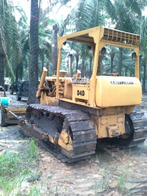 ขายรถแทรคเตอร์ CAT D4D ตีนตะขาบ ราคา 300000