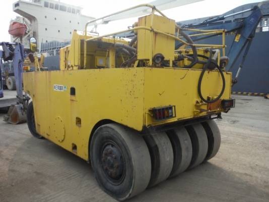 มาแล้ว รถบดล้อยาง 7 ล้อ SAKAI TS7409