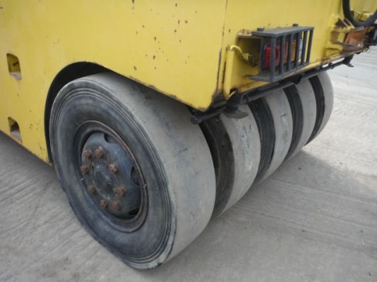 มาแล้ว รถบดล้อยาง 7 ล้อ SAKAI TS7409