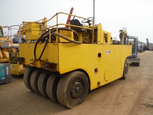 มาแล้ว รถบดล้อยาง 7 ล้อ SAKAI TS7409