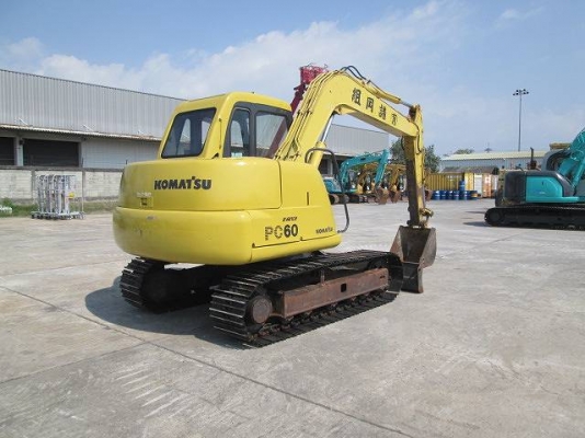 ขาย KOMATSU PC60-7 มือสองนำเข้า จากญี่ปุ่น สภาพดี ขาย KOMATSU PC60-7 มือสองนำเข้า จากญี่ปุ่น สภาพดี