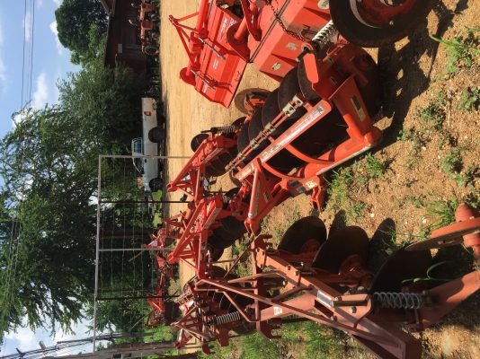 ขายอุปกรณ์ต่อพ่วงมือสองเช่น โรตารี่,ผานพรวน5,6,7 ,ผานบุก3,4 และอื่นๆอีกหลายอย่างคับ