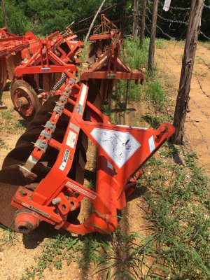 ขายอุปกรณ์ต่อพ่วงมือสองเช่น โรตารี่,ผานพรวน5,6,7 ,ผานบุก3,4 และอื่นๆอีกหลายอย่างคับ