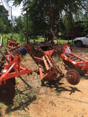 ขายอุปกรณ์ต่อพ่วงมือสองเช่น โรตารี่,ผานพรวน5,6,7 ,ผานบุก3,4 และอื่นๆอีกหลายอย่างคับ