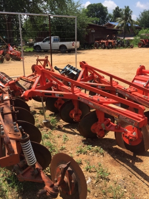 ขายอุปกรณ์ต่อพ่วงมือสองเช่น โรตารี่,ผานพรวน5,6,7 ,ผานบุก3,4 และอื่นๆอีกหลายอย่างคับ