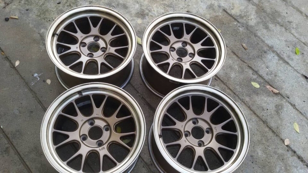 ขายล้อแม็กมือ2 bf1 15"&times;8" et20 4 รู 100 งาน k.speed สีน้ำตาลขอบชา ทำสีขอบชามาใหม่ สีน้ำตาลเดิมจากโรงงาน ไม่มีซ่อม ไม่คด ไม่ดุ้ง ขายทั้งชุด 7,800 บาทพร้อมเปลี่ยนถ่วงครับ สนใจติดต่อเล็กคลองสามครับ 081-3747940
