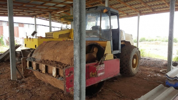 ขายรถบด ล้อเหล็กระบบสั่นสะเทือน DYNAPAC สภาพพร้อมใช้งาน เอกสารสัญญาซื้อขาย ราคาต่อรองได้ครับ