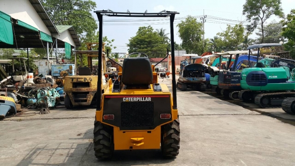 ขาย รถตักล้อยาง MITSUBISHI รุ่น WS200A ตักได้ ครึ่งคิว สองเพลา เอวอ่อน เกียร์ทอร์ค   ยางใหม่ สวยพร้อม ใช้งาน  มือสองญี่ปุ่น ทำสี CATERPILLAR เพื่อความสวยงาม มือถือ/LINE ID :0818753444