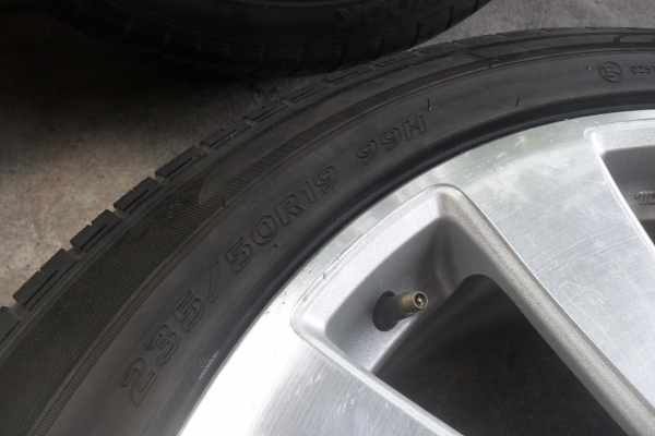 ล้อแม็ก19นิ้ว5รู114 พร้อมยาง สวยๆ 4 ล้อ ลดราคาเหลือ 8500 บาท