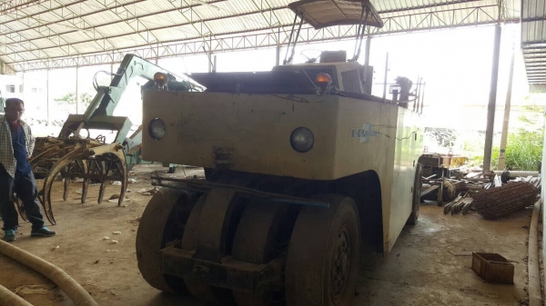 ขายรถบดล้อยาง 9 ล้อ KAWASAKI KR20D เครื่องดี ระบบปั้มน้ำใช้งานได้ปกติ เอกสารสัญญาซื้อขาย