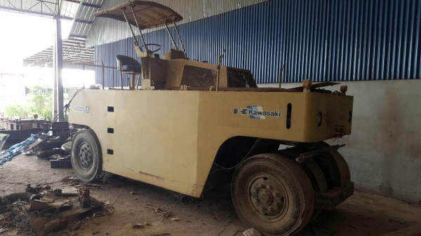 ขายรถบดล้อยาง 9 ล้อ KAWASAKI KR20D เครื่องดี ระบบปั้มน้ำใช้งานได้ปกติ เอกสารสัญญาซื้อขาย