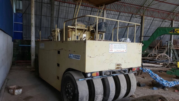 ขายรถบดล้อยาง 9 ล้อ KAWASAKI KR20D เครื่องดี ระบบปั้มน้ำใช้งานได้ปกติ เอกสารสัญญาซื้อขาย