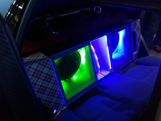 ขายรถเก๋งโตโยต้า ตู้เย็น เครื่องเสียงเต็ม พาวเว่อห้าตัว ล้อแม็ก ยางดี ขายรถเก๋งโตโยต้า ตู้เย็น เครื่องเสียงเต็ม พาวเว่อห้าตัว ล้อแม็ก ยางดี