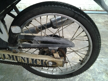 ขายมอไซค์ Yamaha รุ่น120cc. รถสตาร์ทไม่ติด ต้องเอาไปซ่อมต่อ รถมีเล่มทะเบียนแต่ไม่มีชุดโอน ขายถูกๆตามสภาพ ขายมอไซค์ Yamaha รุ่น120cc. รถสตาร์ทไม่ติด ต้องเอาไปซ่อมต่อ รถมีเล่มทะเบียนแต่ไม่มีชุดโอน ขายถูกๆตามสภาพ