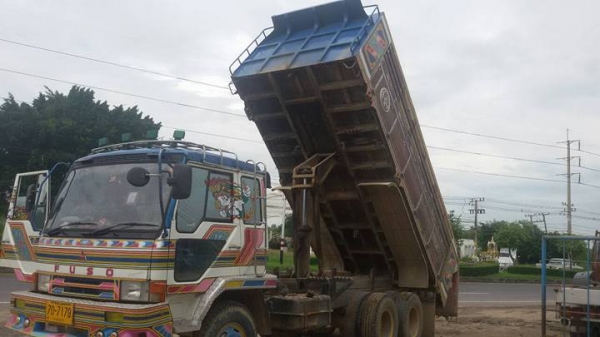 10ล้อหลงโบ 220 แรง 2 เพลาดัมพ์ เครื่องดี รถสวยกริบ พร้อมใช้งาน ดัมพ์คอกไม้