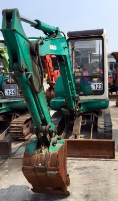 รถขุด KOMATSU 20 รุ่น 7E (คอลโทนน้ำมัน) รถเก่านอกแท้ 100\%  มีเอกสารพร้อม ติดต่อ 085-5632278 (ราคาต่อรองได้)