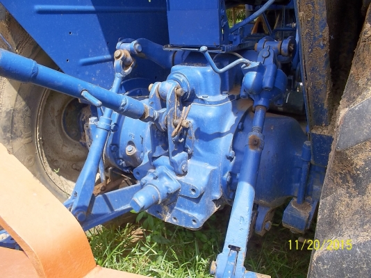 ขายไถฟอร์ด 6600   T3    ขับเคลื่อน 4x4  เอกสารทะเบียนพร้อมโอน