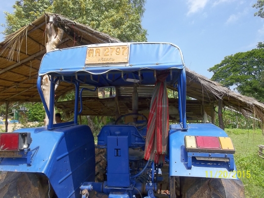 ขายไถฟอร์ด 6600   T3    ขับเคลื่อน 4x4  เอกสารทะเบียนพร้อมโอน