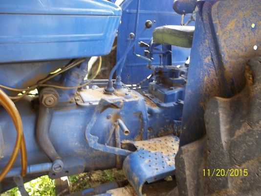 ขายไถฟอร์ด 6600   T3    ขับเคลื่อน 4x4  เอกสารทะเบียนพร้อมโอน