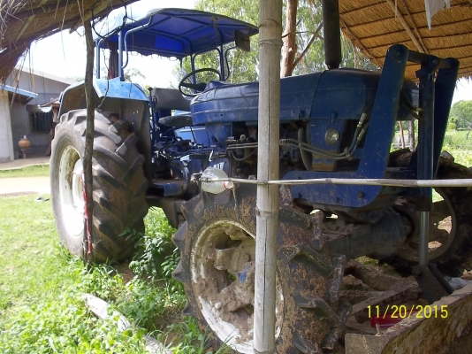 ขายไถฟอร์ด 6600   T3    ขับเคลื่อน 4x4  เอกสารทะเบียนพร้อมโอน