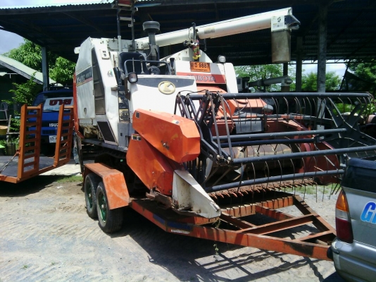 ขายรถเกี่ยว DC68G สภาพพร้อมใช้งาน เครื่องปั้มดี เอกสารเล่มทะเบียนพร้อมโอน