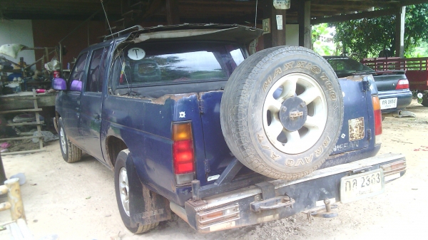 ขาย nissan 4 ประตู 69,000 บาท 087-9658454