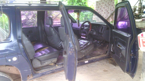 ขาย nissan 4 ประตู 69,000 บาท 087-9658454