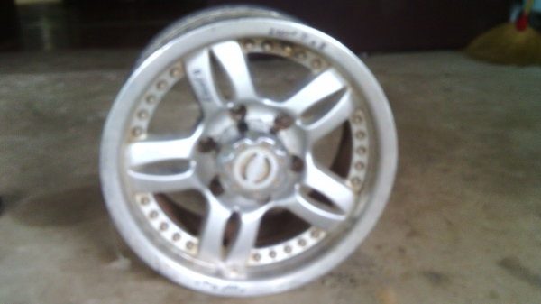 ขาย แม็ก 15" 4 วง  6,900 บาท  087-9658454