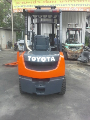 TOYOTA 8FD30ขนาด3ตัน เสาสูง4เมตร เกียร์ออร์โต้ เครื่องยนต์ดีเซล2Z รับประกันเครื่องเกียร์3เดือน ราคาต่อรองได้0816161541