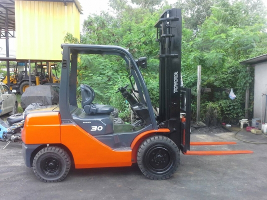 TOYOTA 8FD30ขนาด3ตัน เสาสูง4เมตร เกียร์ออร์โต้ เครื่องยนต์ดีเซล2Z รับประกันเครื่องเกียร์3เดือน ราคาต่อรองได้0816161541