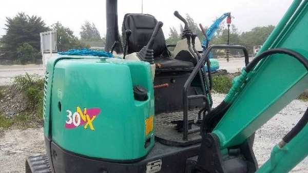 รถขุด ISUZU 30NX เครื่อง 3 สูบ ประหยัดน้ำมัน..3LD