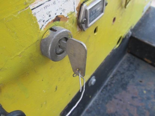 ขายรถตักล้อยาง KOMATSU SK04 เก่านอก