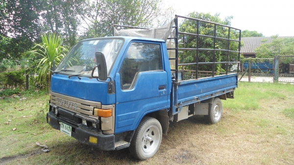 โตโยต้า ใช้งานปรกติครับต่อรองได้นะครับ มีเล่มทะเบียนขาด5ปี ไม่มีชุดโอน