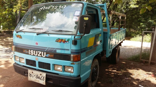 หกล้อ อีซุซุ NKR88ปี37ช่วงสั้น3.20ส สภาพพร้อมใช้งาน ทะเบียนพร้อมโอน