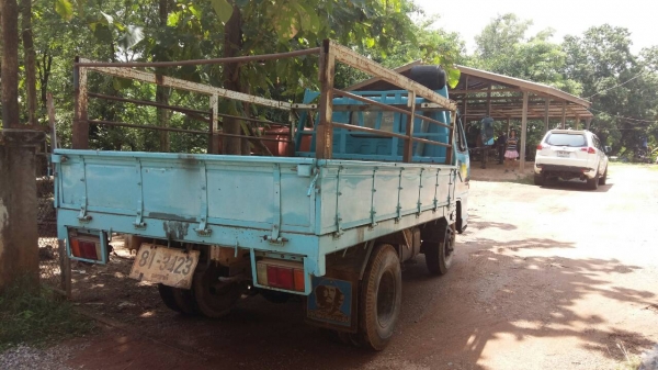 หกล้อ อีซุซุ NKR88ปี37ช่วงสั้น3.20ส สภาพพร้อมใช้งาน ทะเบียนพร้อมโอน