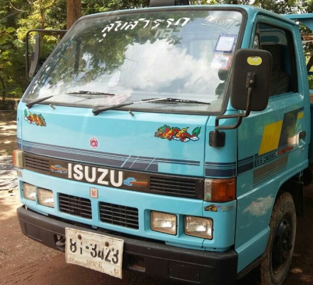 หกล้อ อีซุซุ NKR88ปี37ช่วงสั้น3.20ส สภาพพร้อมใช้งาน ทะเบียนพร้อมโอน