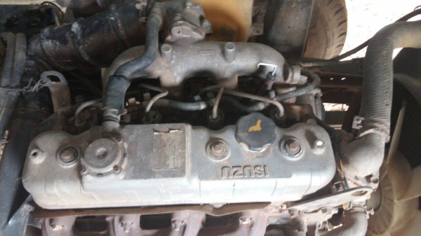 หกล้อ อีซุซุ NKR88ปี37ช่วงสั้น3.20ส สภาพพร้อมใช้งาน ทะเบียนพร้อมโอน