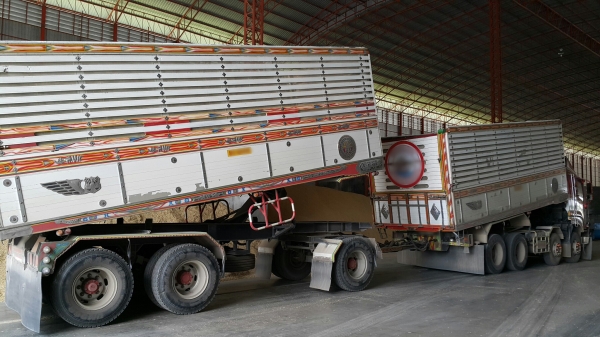 ขายรถพ่วง 22 ล้อ แม่.ลูก กระบะเหล็กคอกเกษตรดั้ม อู่.ฮวดการช่าง ISUZU 360 ปี.52 รถสวย ยางเต็ม ราคา.2550000 ต่อรอง จัดแนนซ์ได้ สนใจรีบโทรจองด่วน