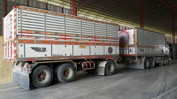 ขายรถพ่วง 22 ล้อ แม่.ลูก กระบะเหล็กคอกเกษตรดั้ม อู่.ฮวดการช่าง ISUZU 360 ปี.52 รถสวย ยางเต็ม ราคา.2550000 ต่อรอง จัดแนนซ์ได้ สนใจรีบโทรจองด่วน