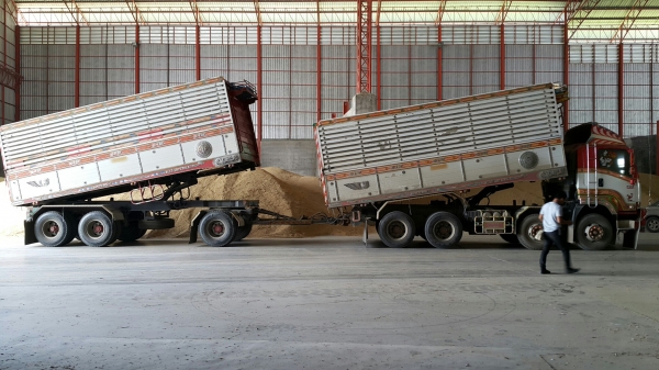 ขายรถพ่วง 22 ล้อ แม่.ลูก กระบะเหล็กคอกเกษตรดั้ม อู่.ฮวดการช่าง ISUZU 360 ปี.52 รถสวย ยางเต็ม ราคา.2550000 ต่อรอง จัดแนนซ์ได้ สนใจรีบโทรจองด่วน