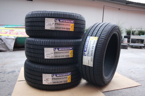 MICHELIN PRIMACY3 ST 245/45R19 เส้นละ 8,500 บาท
