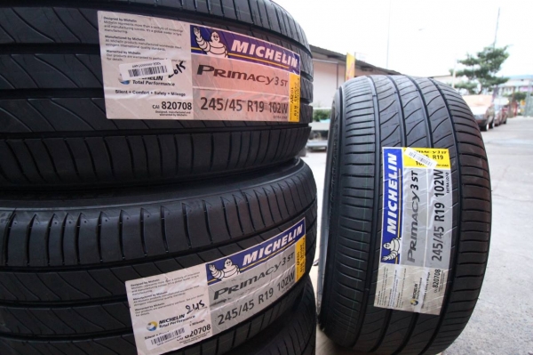 MICHELIN PRIMACY3 ST 245/45R19 เส้นละ 8,500 บาท