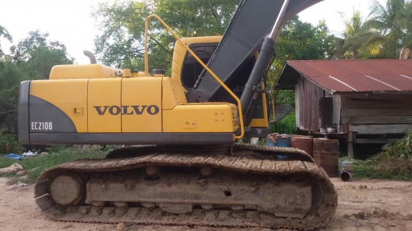 Volvo EC210B. พร้อมใช้งาน