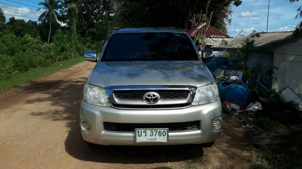 รถสวยพร้อมใช้ เครื่อง2700ติดแก็สLPG  แอร์เย็นภายในสวย