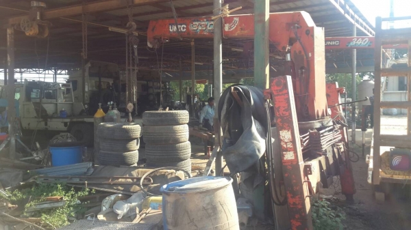 เครน6เหลี่ยมข3.3ตัน      โทร 086-0099900 น้อย