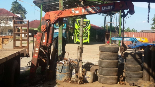 เครน6เหลี่ยมข3.3ตัน      โทร 086-0099900 น้อย