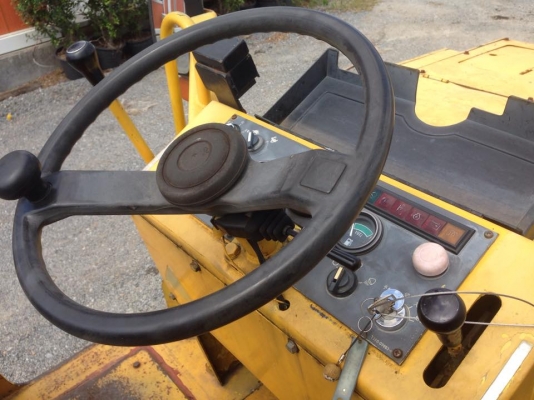 มี VDO รถบดถนน SAKAI TW500 ขนาด 4 ตัน เก่านอกแท้ พร้อมใช้ มี VDO รถบดถนน SAKAI TW500 ขนาด 4 ตัน เก่านอกแท้ พร้อมใช้